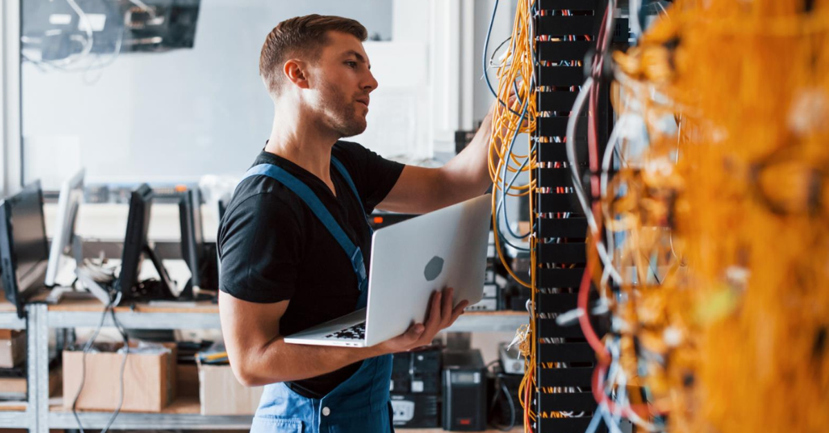 Tabela przeglądów technicznych w systemie CMMS